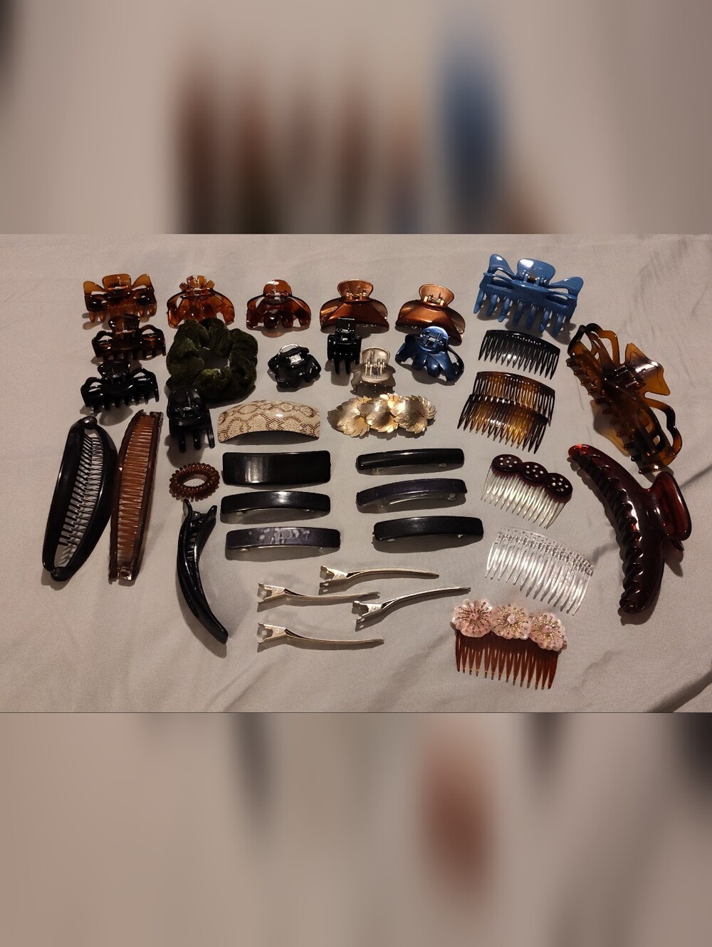NWOT! Mixed Hair Clips and Combs Set - 35+pcs